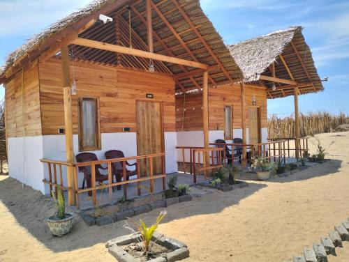Pottuvil Division 2 Hotel | Arugam Bay Beach Morea