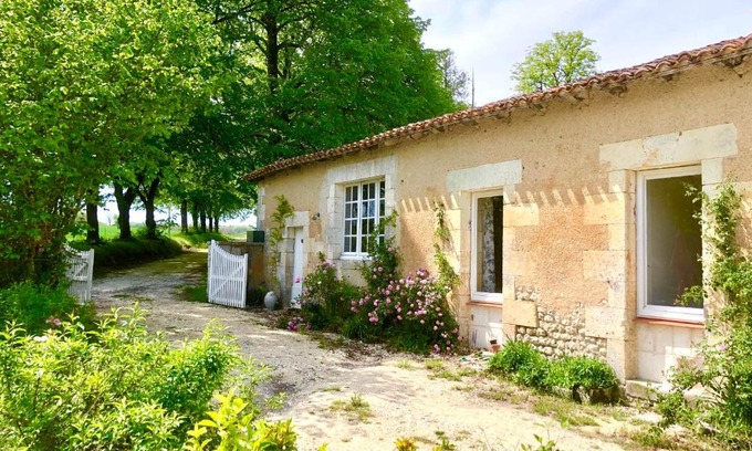 Montboyer House | As seen on A New Life in The Sun - Beautiful 3 bedroom cottage with shared pool
