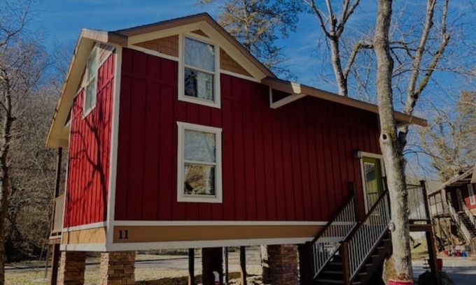 Eureka Springs Historic District House | Ashford Lodge: Urban Treehouse #11