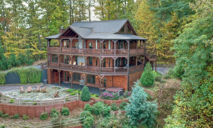 Raccoon Ridge Cabin | Aska Ridge Lodge | Hot Tub | MTN Views | Pool Table |
