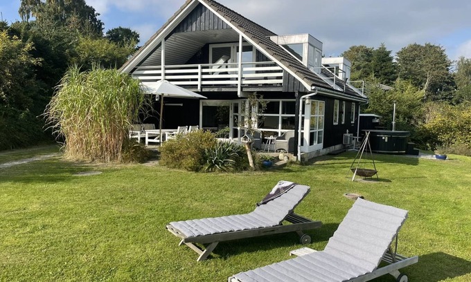 Lyngsbæk Strand House | "Asmod" - 450m from the sea by Interhome