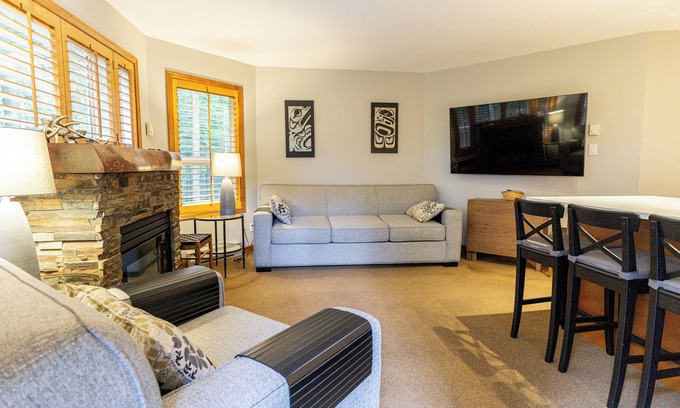 Upper Village Condo | Aspen #112 Prime Ski-in Ski-out Location! Pool, Hot tubs, BBQ, sleeps 8
