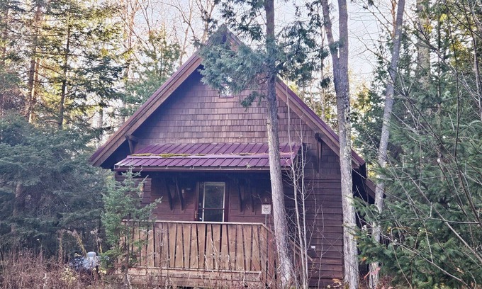 Bayfield House | Aspen Chalet- overlooks Brickyard Creek in Bayfield