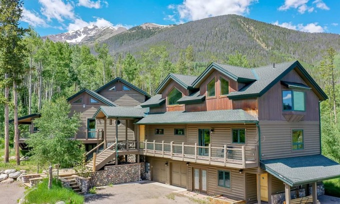 Frisco Ski Chalet | Aspen Hollow Lodge-Basecamp w/Hot Tub + Fire Pit