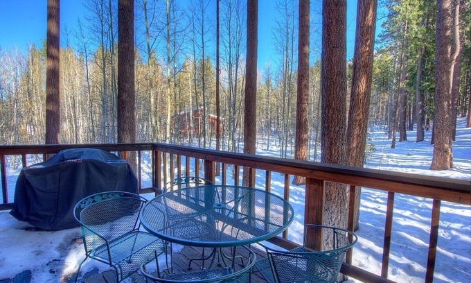 South Lake Tahoe House | Aspen View Lodge 3 Bedroom Home by RedAwning
