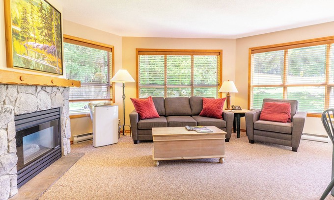 Upper Village Condo | Aspens #252 Prime Ski-in Ski-out Location! Pool, Hot tubs, BBQ, sleeps 6