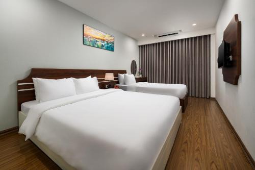Hang Trong Hotel | Astoria Hotel - St Joseph Cathedral Hanoi