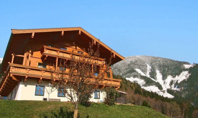 Bruck an der Grossglocknerstrasse House | 95 m² Farmhouse ∙ 2 bedrooms ∙ 5 guests
