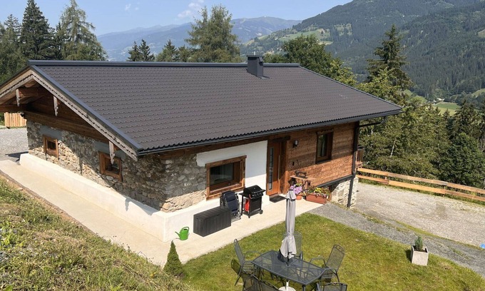 Bruck an der Grossglocknerstrasse House | Wonderful private villa for 6 people with WIFI, TV, patio, pets allowed and panoramic view