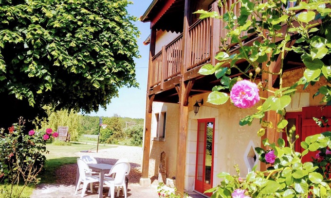 Braye-Sous-Faye Apartment | At the elves' rest. "Les licornes n'y voient que du bleu", 3* B&B in Richelieu