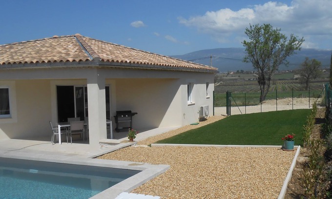 Blauvac House | at the foot of the ventoux new quiet villa