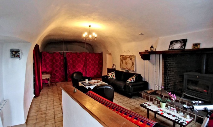 Amboise House | At The Secret Of The King, troglodyte house