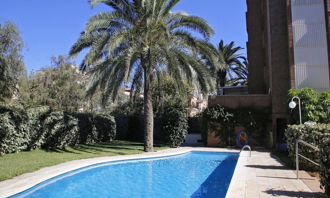 Torredembarra Apartment | AT011 LES PALMERES: Apartment for 5 people with pool on the beach front