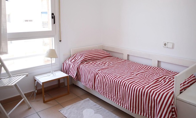 Torredembarra Apartment | AT038 LES PALMERES: Front line apartment with pool and parking