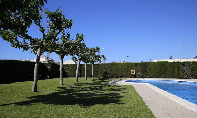 Torredembarra Apartment | AT039 LES DUNES: Apartment with A/C and pool 300 m from the beach