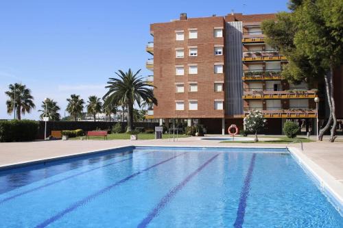 Torredembarra Apartment | AT046 Els Pins, 1ra línea de la playa, piscina, airco, aparcamiento