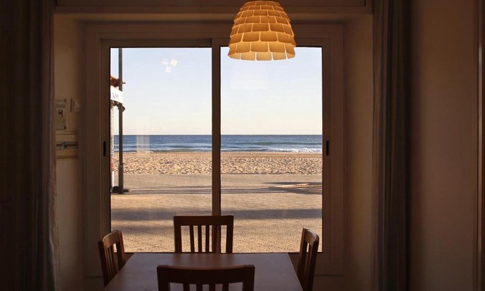 Torredembarra Apartment | AT076 Planta baja en 1ra línea del paseo marítimo