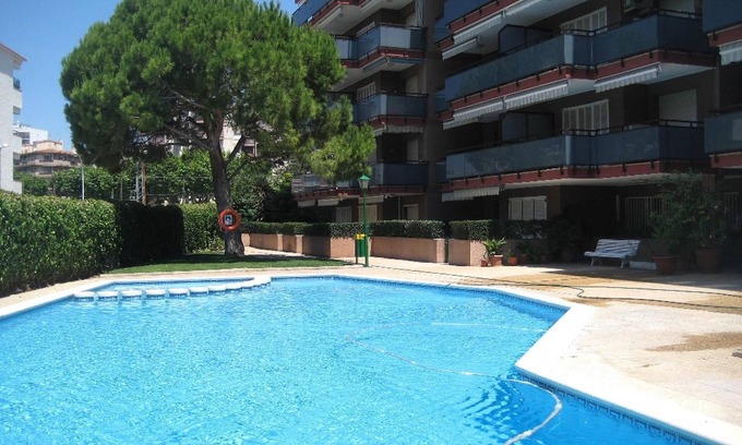 Torredembarra Apartment | AT121 PROTOMAR: Apartment with communal pool a few meters from the beach