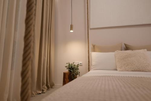 Omonia Apartment | Athens Host - Urban Boho