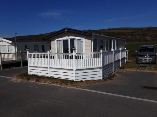 Kidwelly Ski Chalet | Atlantic View