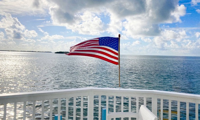 Cudjoe Key House | ATLANTIS.Ocean Front Cottage Retreat!