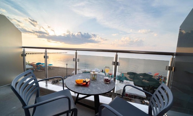 Perea Apartment | Atlantis 'Pleasure by the Sea'