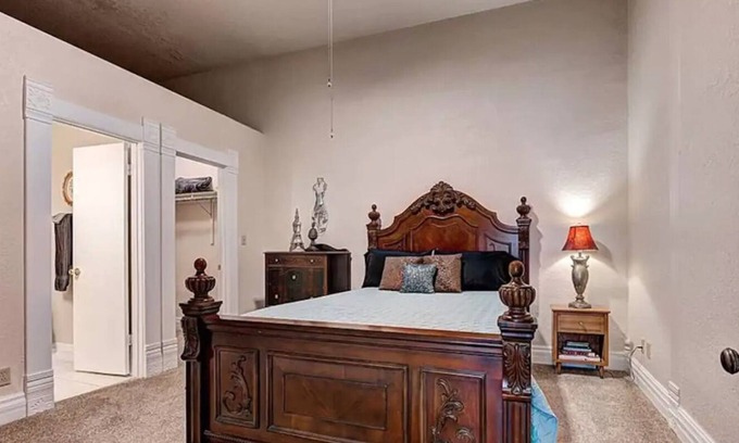 Guthrie Bed & Breakfast | Atomic Loft - Located Above the Tipsy Artist Paint Palace in Guthrie, OK