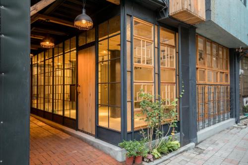 West Central District House | Atreeium