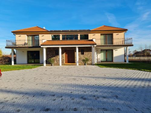 Ritka Bed & Breakfast | Atrium-Accomm