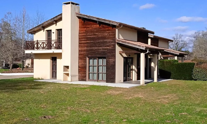 Salles Villa | Attached villa, 2 bathrooms, sleeps 6