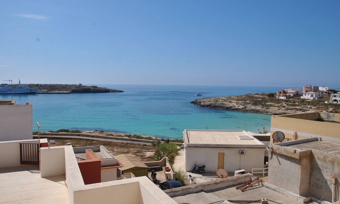 Lampedusa Apartment | Attic sea view a few steps from Guitgia