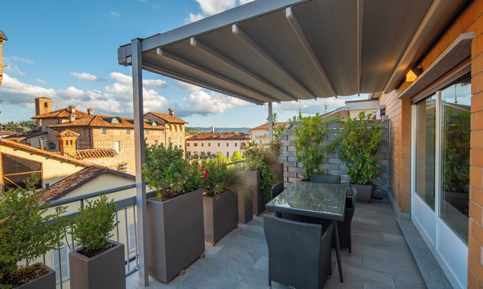 Alba Apartment | Attico Centrale Piazza Pertinace [free parking]