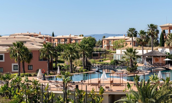 Mato Serrao House | Attractive vacation home in a fully equipped resort for a wonderful vacation.