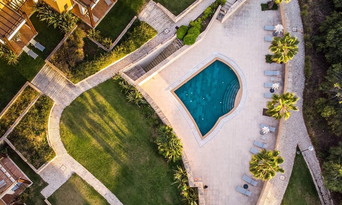 Mato Serrao House | Attractive vacation home in a fully equipped resort for a wonderful vacation.
