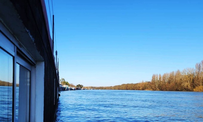 Athis-Mons Boat Rental | Atypical houseboat - 13 min from Paris - Private loft