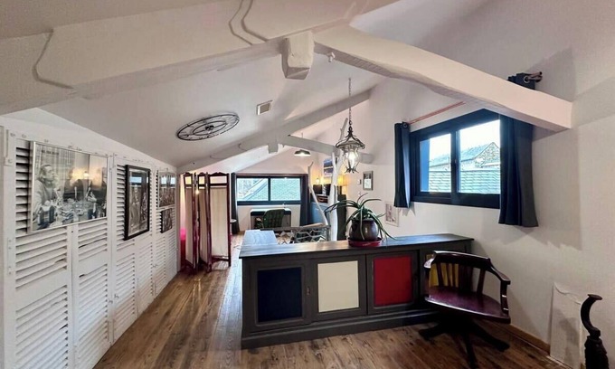 Brive-la-Gaillarde Apartment | Atypique Loft avec Clim et Patio en Hyper Centre