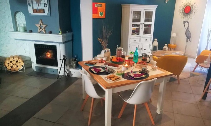 Saint-Hippolyte Bed & Breakfast | Au Monde de Maëlle