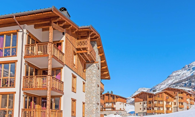 Lanslevillard Condo | Au pied des pistes | T2 + cabine | Piscine + sauna