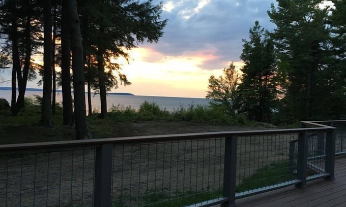 Au Train House | Au Train Island View Lodge: Golden Leaves and Tranquil Waters - Your Fall Escape