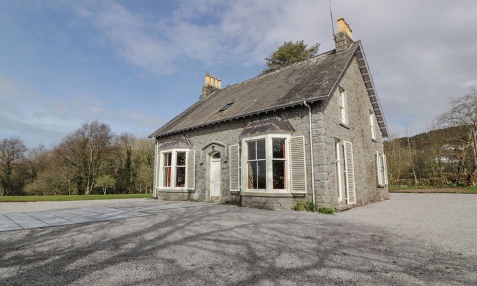 Rockcliffe House | AUCHENVHIN - ROCKCLIFFE, pet friendly, with a garden in Dalbeattie