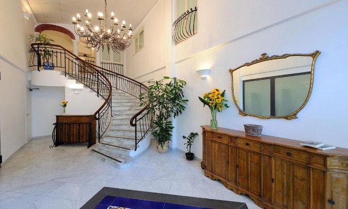 Amalfi Apartment | Aurora Residence