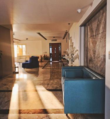 Sheikh Zayed City Villa | Aurora sky view suite