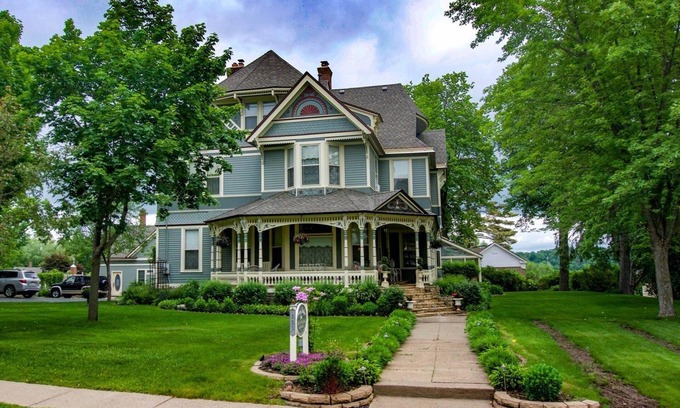 Stillwater House | Aurora Staples Inn