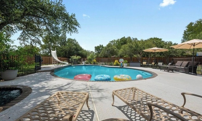 Shady Hollow House | Austin's Hill Country Escape & Retreat – Private Oasis With Pool & Spa on Acre+