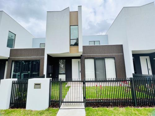 Austral House | Austral Newly Built Modern 3 Br Home