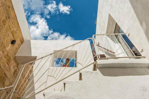 Cospicua House | Authentic 1st FL apartment at the 3 cities Marina