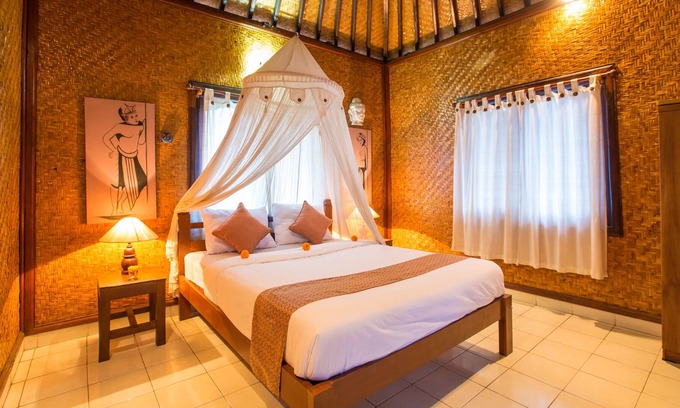 Ubud House | Authentic Balinese Superior with Fan