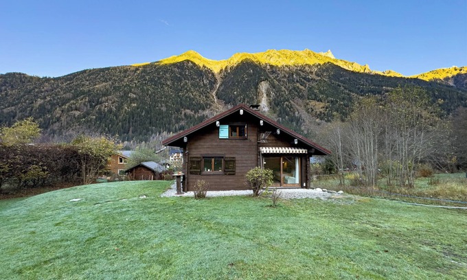 Les Bossons Ski Chalet | Authentic family chalet with garden in Chamonix