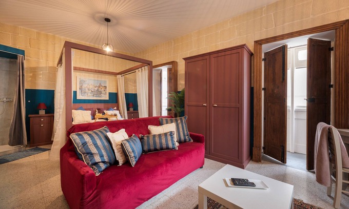 Cospicua House | Authentic Maltese House "The House of Concetta"