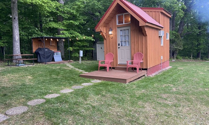 French Lick Cabin | Avail THIS weekend! TINY CABIN 5 STAR Clean- French Lick, IN - Boat Parking!